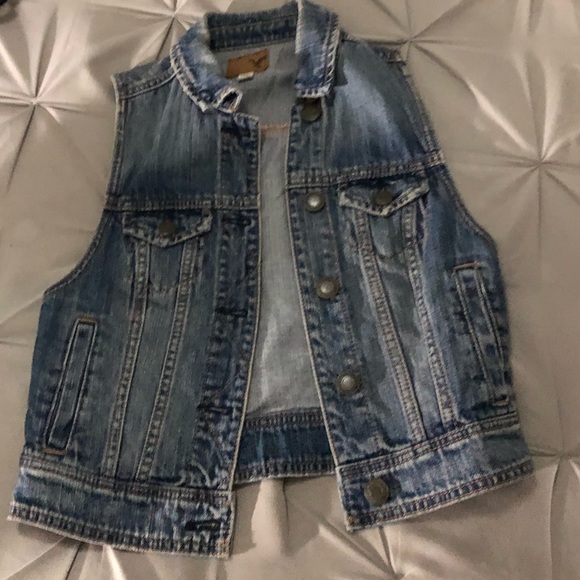 AMERICAN EAGLE DENIM VEST LIKE NEW - Picture 1 of 1